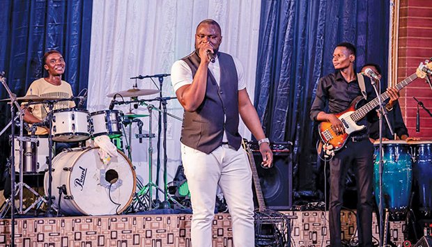 Isaac Mvemba lança música promocional em Maio